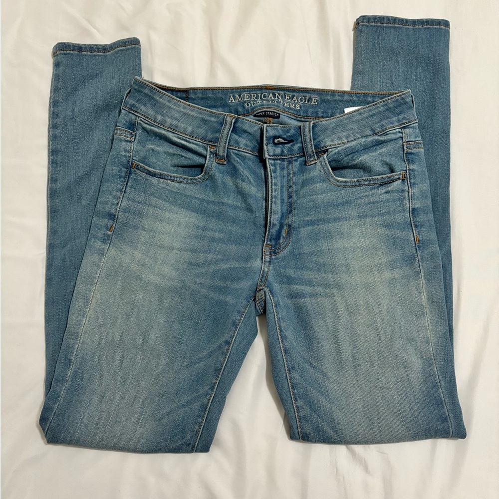 American Eagle high-waisted skinny jeans #highwaistedjeans